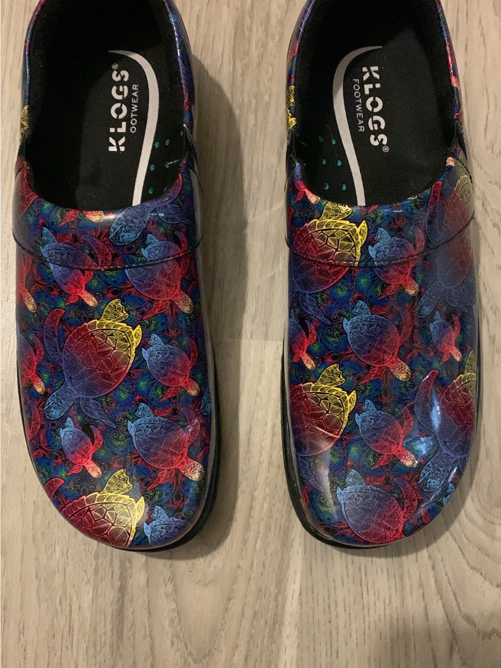 Klogs Womens Nursing Rainbow Turtle Clogs